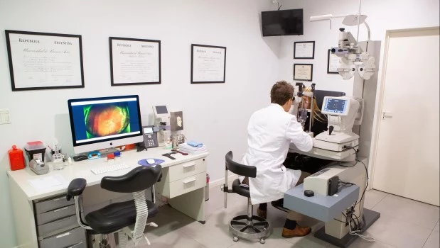 Degeneración macular asociada a la edad: estudian una nueva terapia génica en el país