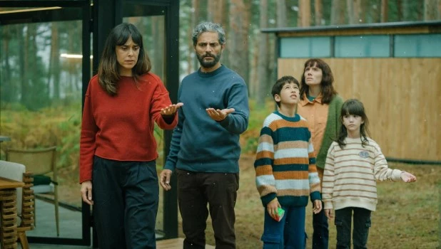 Del mismo director de ‘Sky rojo’, una película sobre una niña perdida en un bosque en llamas.