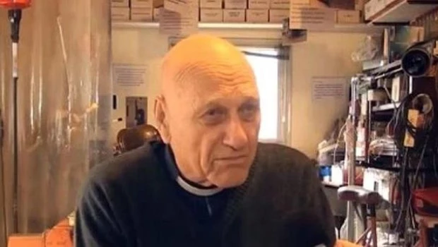 Héctor Pinamonti, acusado de múltiples abusos sexuales a menores, murió este fin de semana y la noticia la confirmó María Betiana Malatini, una de las víctimas que lo denunció.