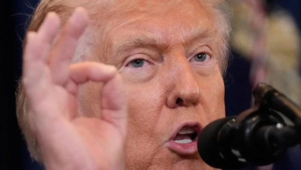 Trump amenaza con golpear "20 veces más fuerte" a Irán si bloquea el flujo de petróleo en el estrecho de Ormuz