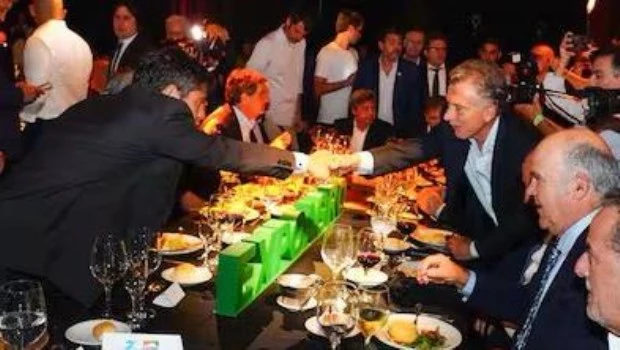 Macri, irónico con Kicillof tras el saludo en Expoagro: “Lo quiero mucho”