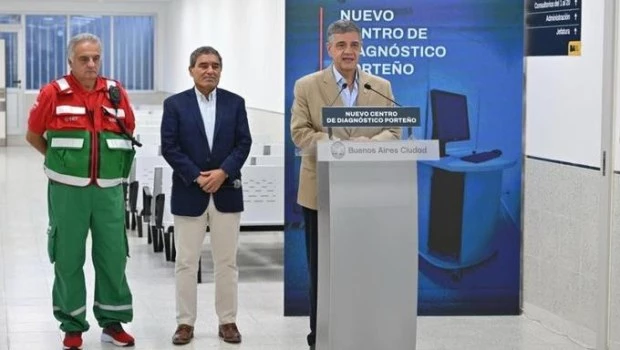 El Jefe de Gobierno Jorge Macri junto al ministro de Salud, Fernán Quirós, y al director del SAME, Alberto Crescenti.