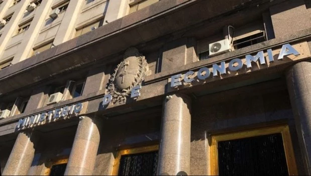 Economía cierra una nueva licitación de pesos y dólares