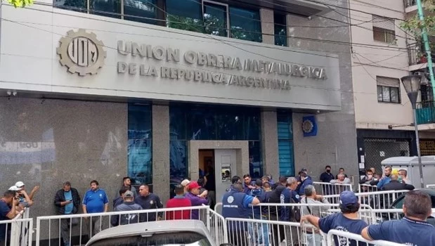 Allanaron la sede de la UOM por una denuncia sobre un contrato: apuntan a dirigente de La Cámpora