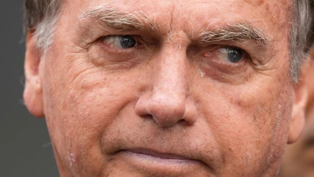 Empeoró la función renal de Bolsonaro y se estabiliza de una neumonía