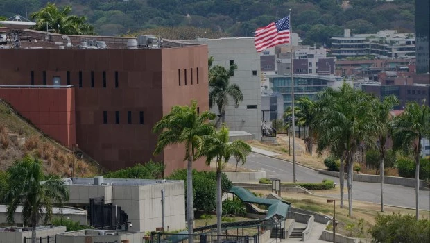 Volvió a flamear la bandera de EE.UU. en su embajada en Venezuela