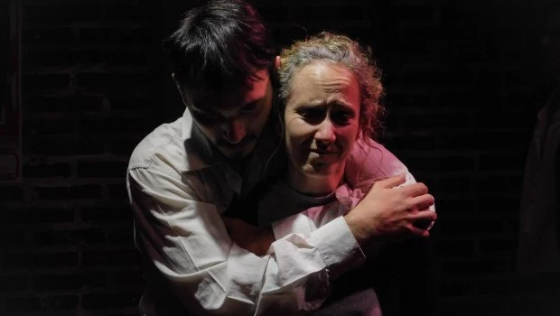 La salud mental en adolescentes en la que se sumerge la obra "Exposición, la necesidad crea la forma"