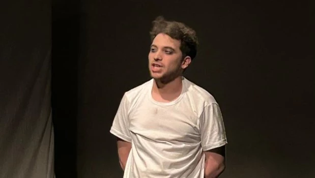 Joaquín Tomassi, protagonista y codirector de la puesta junto a Matías Dimarco.