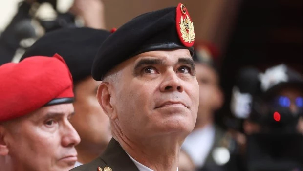 Delcy Rodríguez echó al ministro de Defensa, un aliado de Maduro