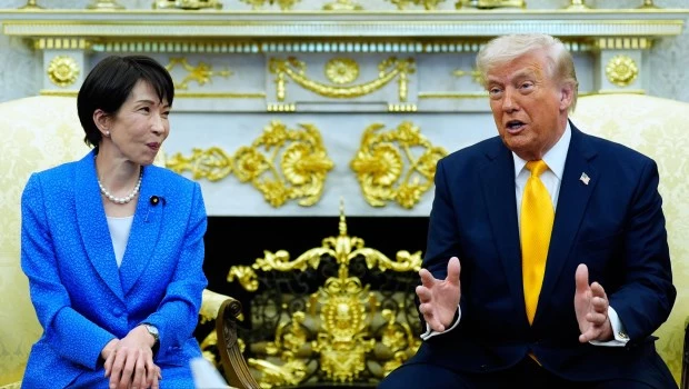 Trump bromea sobre Pearl Harbor para explicar la importancia de atacar a Irán por sorpresa