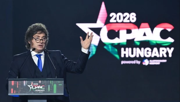 Milei regresó al país tras su visita a Hungría