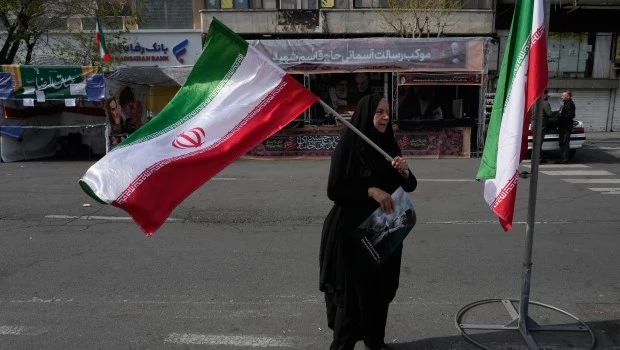 Trump aplaza por 5 días los ataques a las centrales eléctricas de Irán