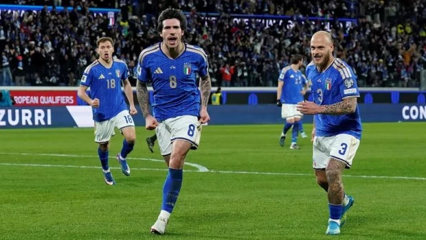 Sin sobrersaltos, Italia venció a Irlanda del Norte y quedó a una victoria del Mundial