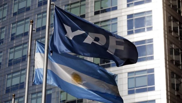 Las acciones de YPF saltaron un 5,4% tras el fallo en EEUU y las de Burford se derrumbaron