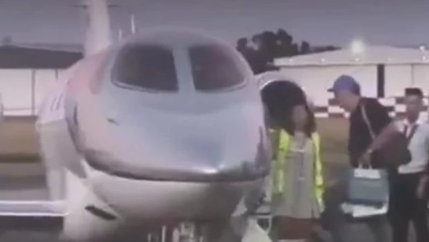 La Justicia ordenó proteger a testigo que declaró que Adorni fue invitado por Marcelo Grandio en el vuelo a Punta del Este