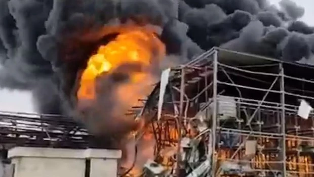 Alerta química en Israel: restos de un misil provocaron un incendio y evacuaciones en Neot Hovav