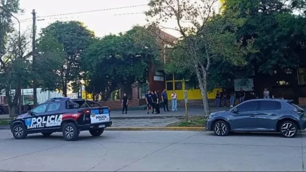 Un alumno fue armado a un colegio de Santa Fe y mató a un compañero