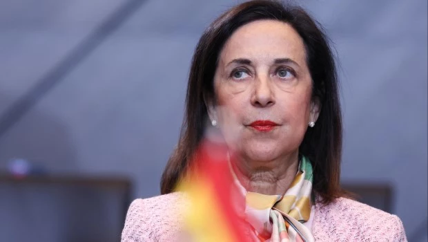 La ministra de Defensa de España Margarita Robles en una reunión de la OTAN en Bruselas, el 15 de octubre del 2025 (AP)