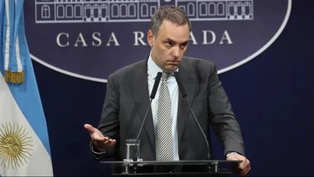 El juez Lijo deberá autorizar el pedido para cruzar la información patrimonial de Adorni