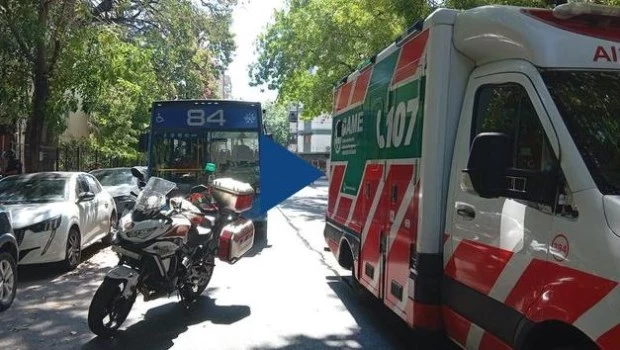 Nueve heridos por el triple choque entre un colectivo, un camión y un auto en Constitución