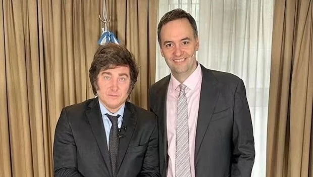 Adorni otra vez ratificado: reunión con Milei en Olivos para planificar la agenda legistativa