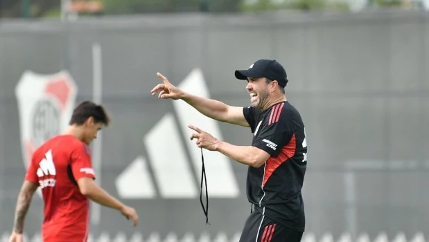 Coudet armó una lista sábana para la Copa Sudamericana: incluyó a 50 jugadores