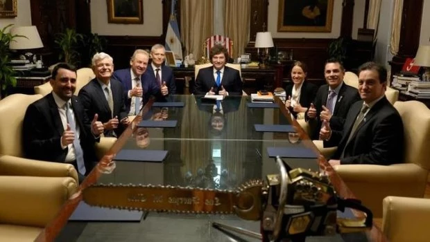 YPF: Milei recibió a los abogados del estudio Sullivan & Cromwell que elogió Cristina Kirchner