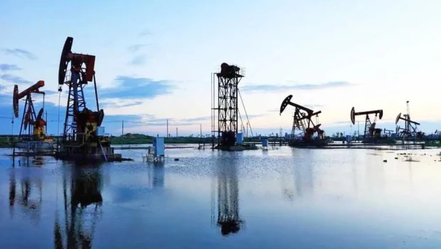 El barril de crudo Brent llegó a tocar los USD 120 pero luego bajó