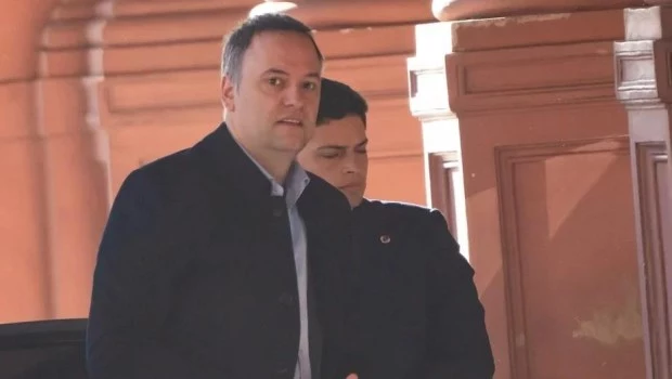 La Justicia investiga otro posible viaje de Adorni hacia Aruba