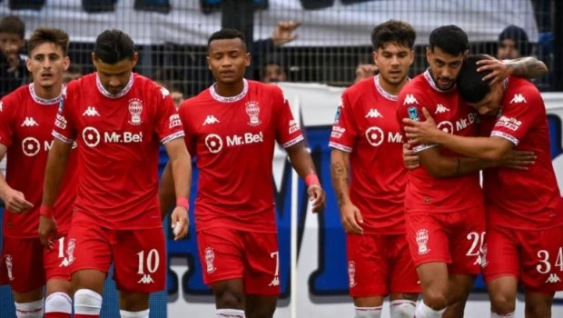 Huracán goleó a Gimnasia y volvió a puestos de clasificación en la zona B