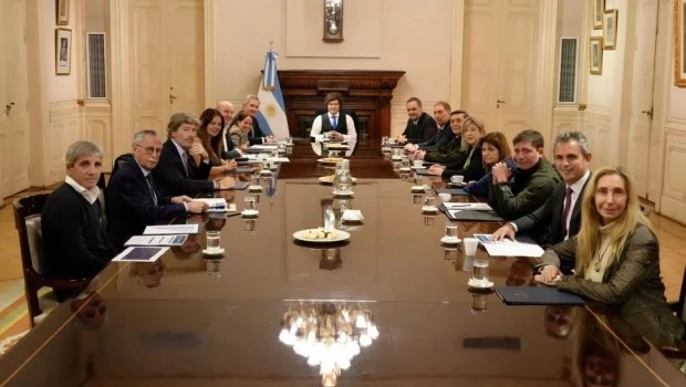 Milei encabezó una nueva reunión de Gabinete tras semanas complejas para el Gobierno