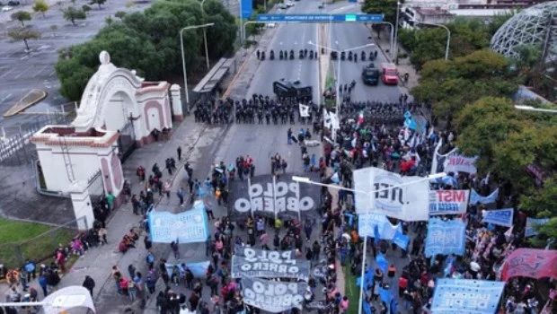 Cortes y protestas en Puente Pueyrredón y Puente Saavedra