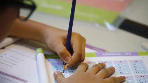 Los requisitos para cobrar el refuerzo de Ayuda Escolar 2026