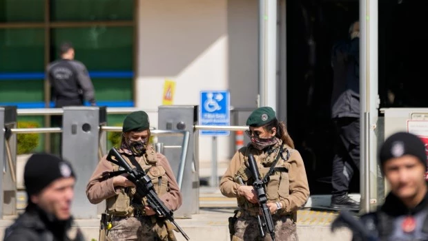 Un atacante muerto y dos heridos en un tiroteo ante el consulado israelí en Estambul