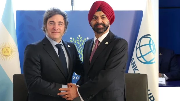 El presidente Javier Milei junto al presidente del Banco Mundial, Ajay Banga. Presidencia