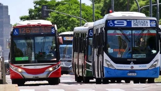 Paro de colectivos: el Gobierno fiscaliza la baja de unidades y amenaza con quitar permisos