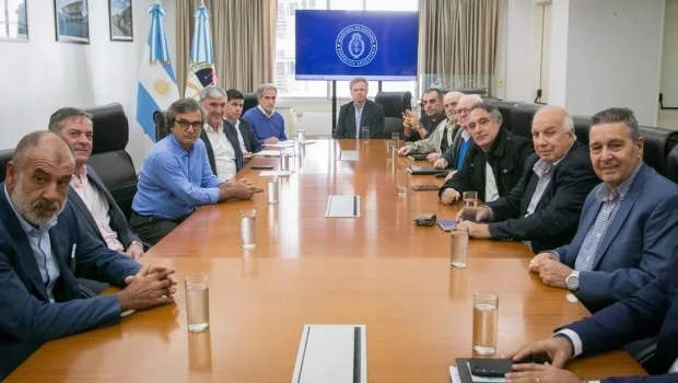 Paro de colectivos: las empresas levantarán la medida de fuerza de manera gradual