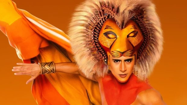 Hasta siete funciones semanales en la piel del león africano Simba realiza López Boyadjian en una sala con capacidad para 1.380 espectadores.