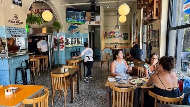 Nuevo local de una pizzería con aura