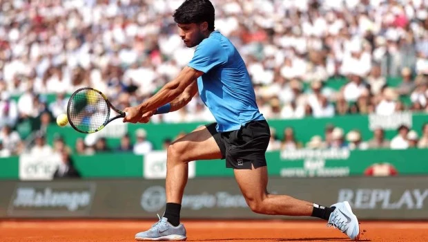 Alcaraz le ganó al local Vacherot y se metió en la final del Masters de Montecalo