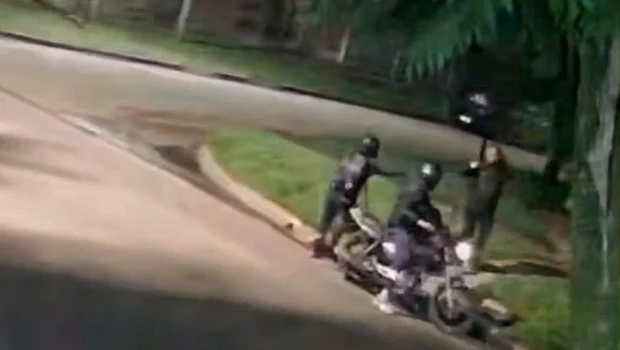 Esperaba el colectivo para ir a trabajar y fue asesinado a sangre fría por motochorros