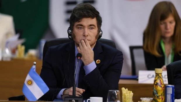 Según una encuesta, el 60,7% de los argentinos rechaza la reelección de Milei