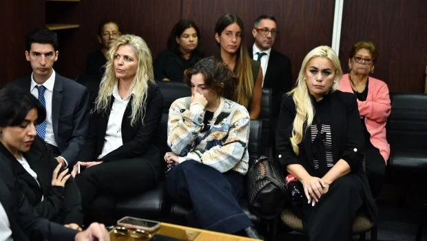 Verónica Ojeda, Dalma y Giannina Maradona presentes en el inicio del nuevo juicio por la muerte de Diego Armando Maradona.