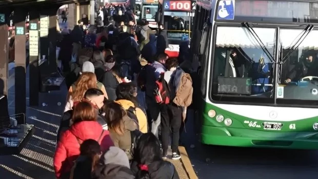 El Gobierno transferirá fondos esta semana para normalizar el servicio de colectivos del AMBA