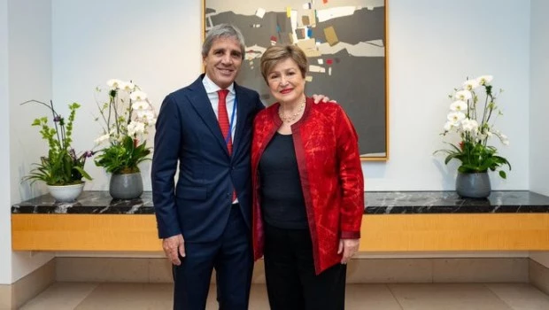 El Gobierno llegó a un acuerdo con el FMI para activar un desembolso por 1.000 millones de dólares