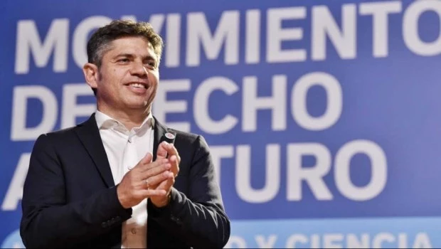 Kicillof va a España para buscar fondos y perfilarse como “antiMilei”