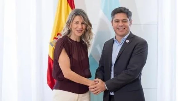 Kicillof se reunió con Yolanda Díaz en Madrid y mantuvo un encuentro con empresarios