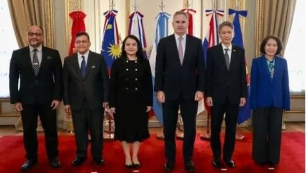 Quirno afianzó lazos con diplomáticos asiáticos para fortalecer la seguridad comercial