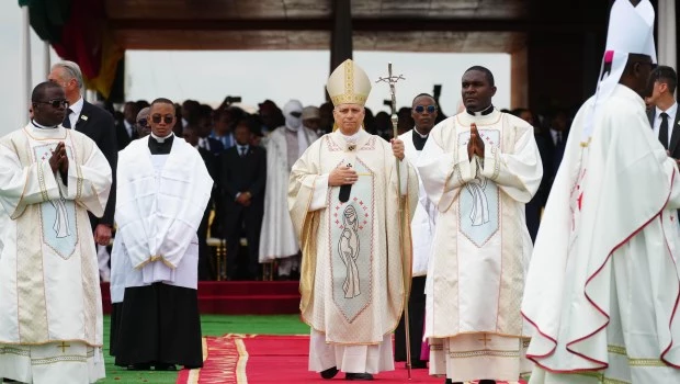 El Papa llega a Angola, donde celebrará una misa ante más de un millón de fieles