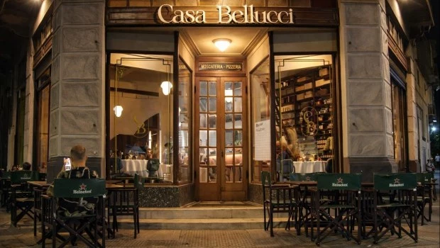 Moscato, pizza y fainá con gran nivel